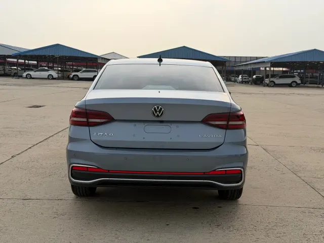 Volkswagen Lavida — Фото автомобиля 5