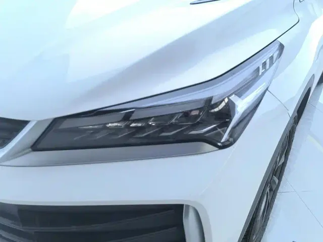 Geely Binyue — Фото автомобиля 5