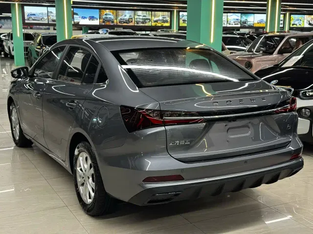 Roewe i5 — Фото автомобиля 8