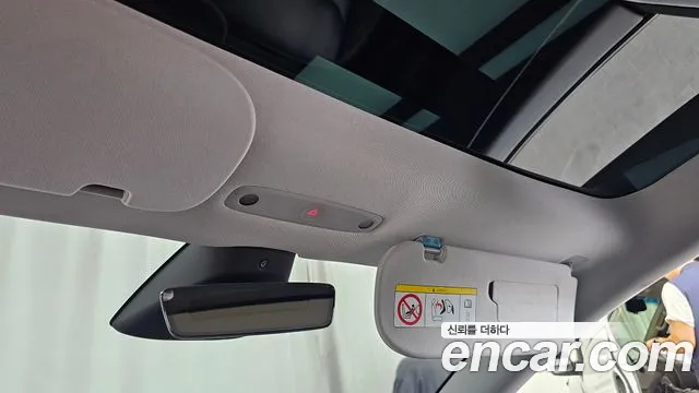 Tesla Model 3 — Фото автомобиля 29