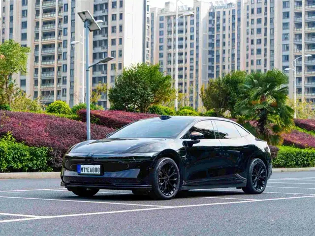Фотография автомобиля — Zeekr 007