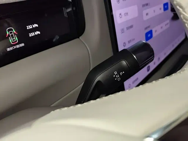 Geely Galaxy M9 — Фото автомобиля 13