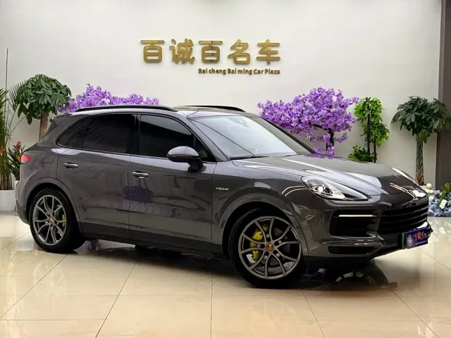 Porsche Cayenne — Фото автомобиля 4