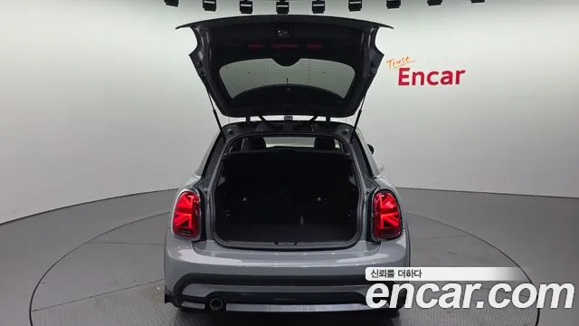 Mini Cooper Cooper 5 дверей Classic Plus — Фото автомобиля 15