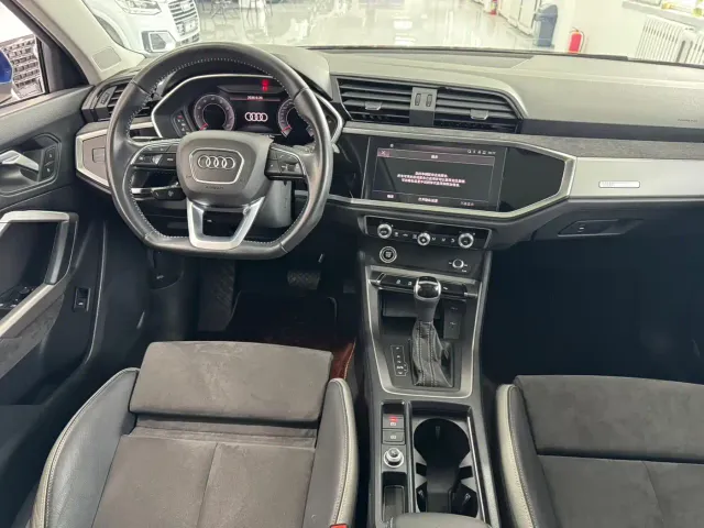 Audi Q3 — Фото автомобиля 11