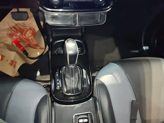 Roewe Clever — Фото автомобиля 13