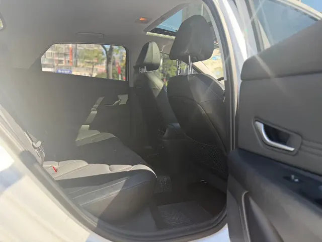 Hyundai Elantra — Фото автомобиля 14
