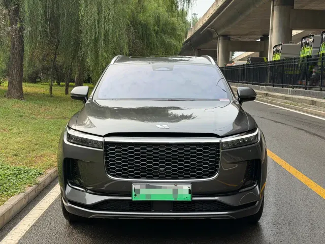 Li Auto ONE — Фото автомобиля 2