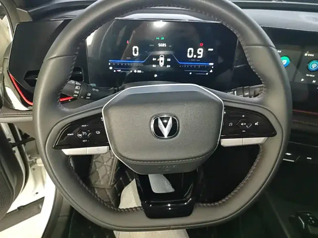 Changan X5 Plus — Фото автомобиля 10