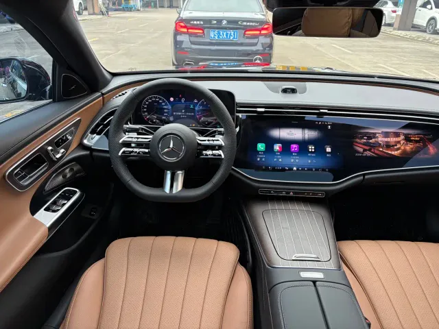 Mercedes-Benz E-Class — Фото автомобиля 7