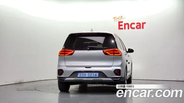 Kia Niro — Фото автомобиля 4