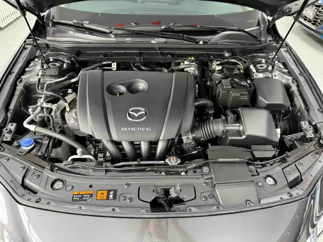 Mazda Axela — Фото автомобиля 11