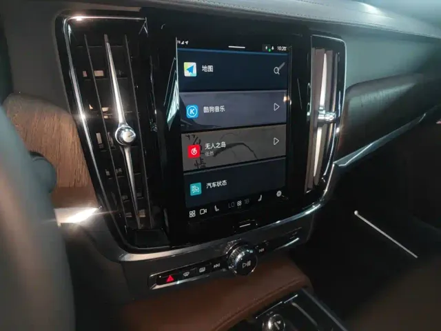 Volvo S90 — Фото автомобиля 4