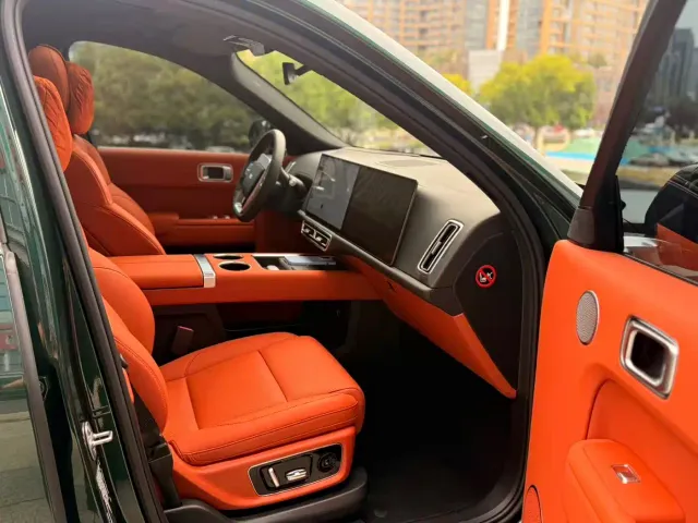 Li Auto L9 — Фото автомобиля 18