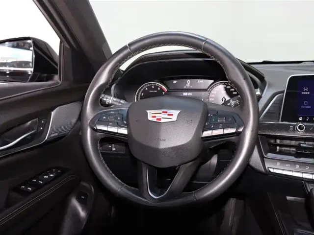 Cadillac CT4 — Фото автомобиля 12