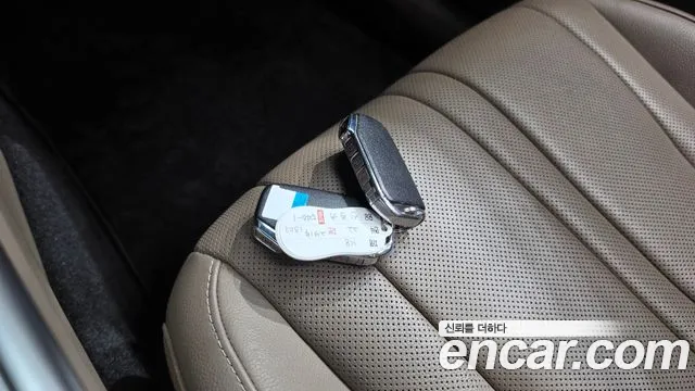 Kia K8 K8 Hybrid — Фото автомобиля 21