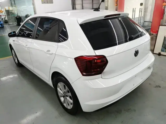 Volkswagen Polo — Фото автомобиля 4