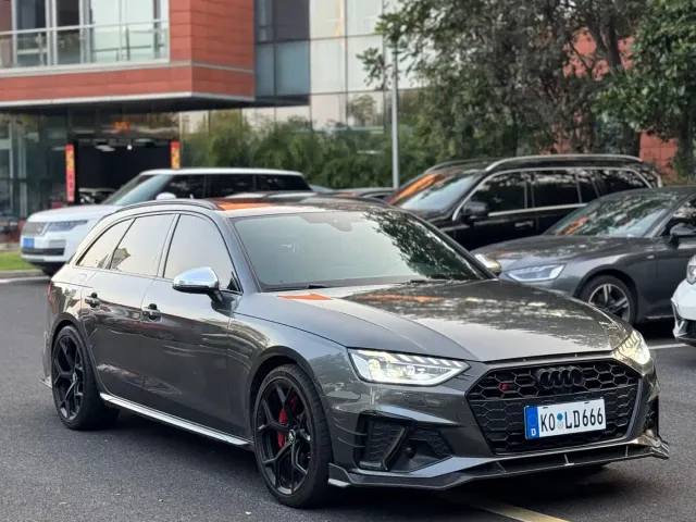 Audi S4 — Фото автомобиля 2