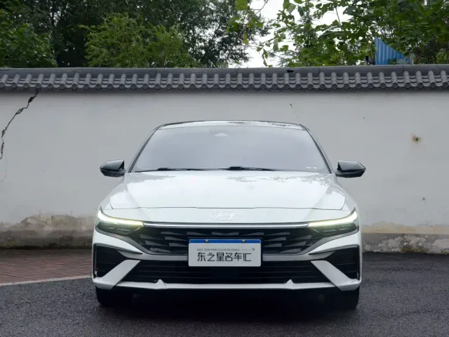 Hyundai Elantra — Фото автомобиля 2