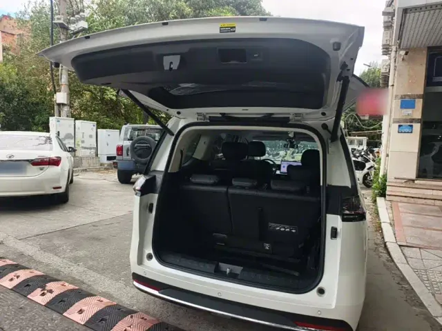 GAC Trumpchi E8 — Фото автомобиля 18