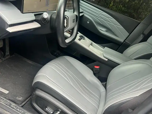 Geely Galaxy E8 — Фото автомобиля 9