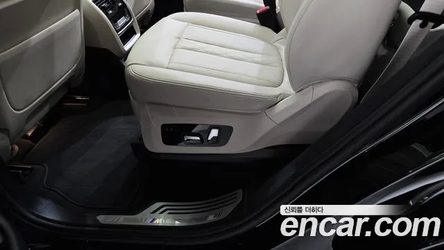 BMW X7 — Фото автомобиля 23