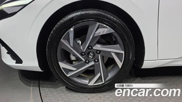 Hyundai Avante CN7 — Фото автомобиля 5