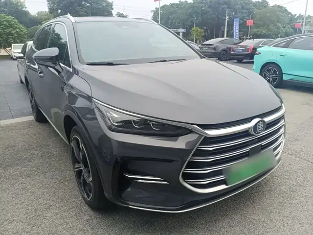 BYD Tang — Фото автомобиля 3