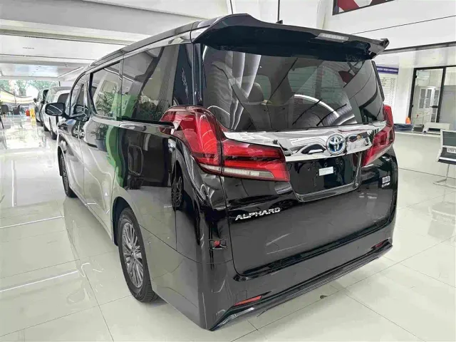Toyota Alphard 2021 Hybrid 2.5L Luxury — Фото автомобиля 19