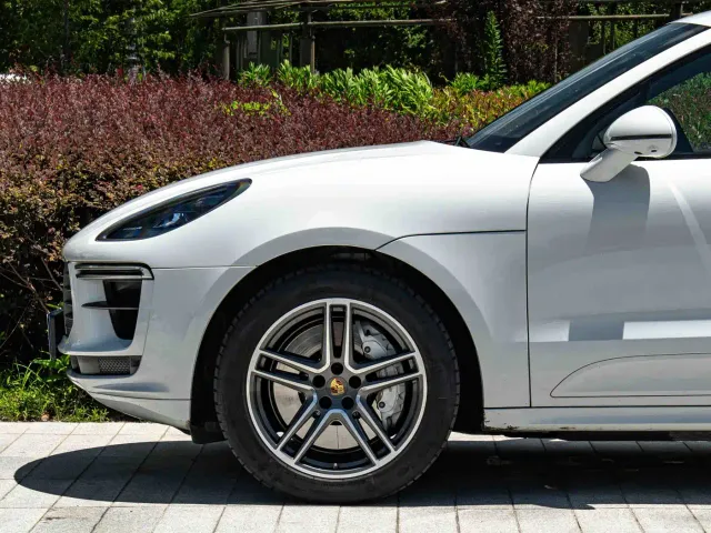Porsche Macan — Фото автомобиля 4