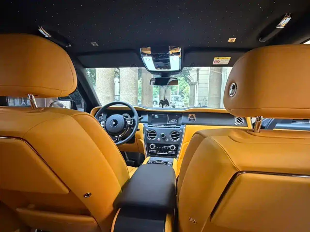 Rolls-Royce Cullinan — Фото автомобиля 7