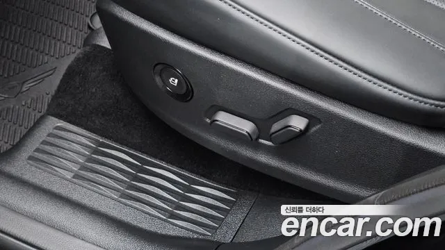 Genesis GV80 — Фото автомобиля 27
