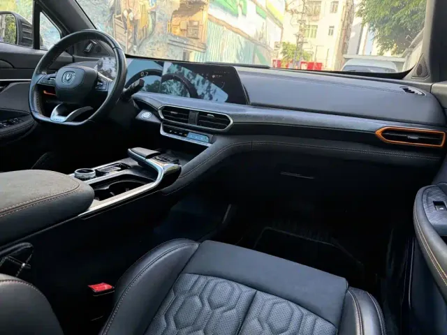 Changan UNI-T — Фото автомобиля 8