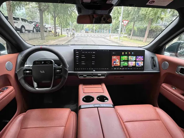 Li Auto L9 — Фото автомобиля 15