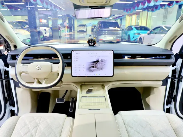 NIO NIO ES8 2025 Base Model — Фото автомобиля 11