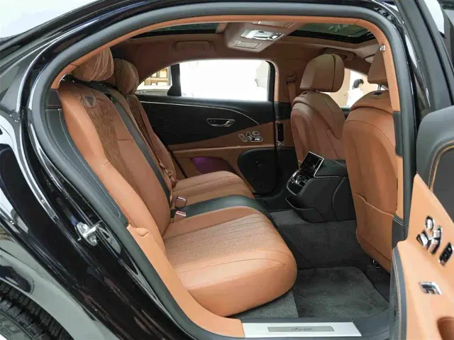 Bentley Flying Spur — Фото автомобиля 15