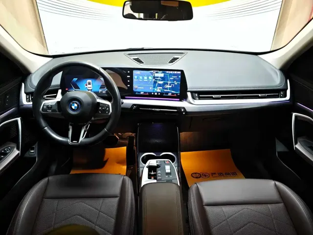BMW BMW iX1 2023 eDrive25L M Sport Package — Фото автомобиля 7