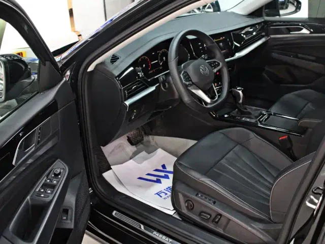 Volkswagen Passat — Фото автомобиля 4