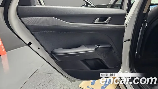 Kia K5 K5 3 поколение 2.0 LPI(Для проката) — Фото автомобиля 25