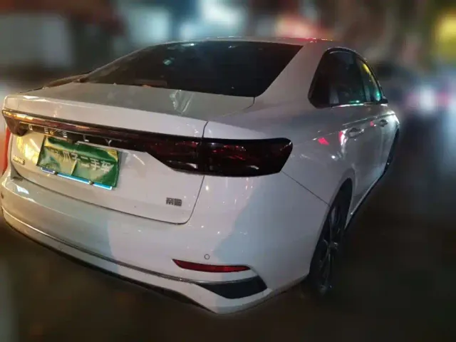 Geely Emgrand — Фото автомобиля 4
