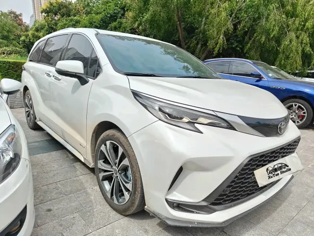 Toyota Granvia 2024 2.5L Hybrid Supreme ULTRA — Фото автомобиля 3