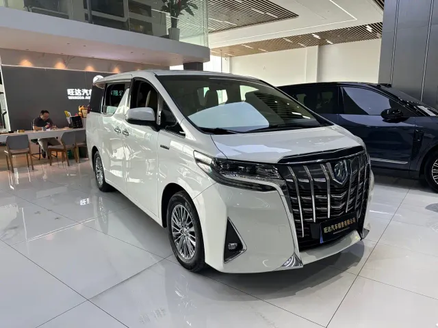Toyota Alphard — Фото автомобиля 3