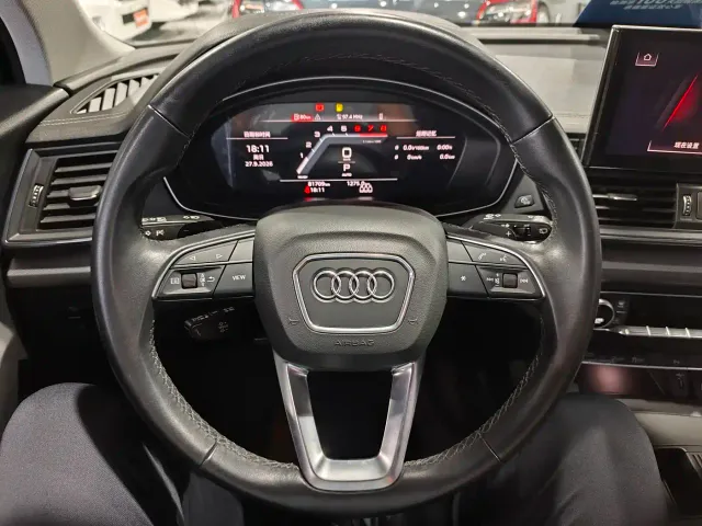 Audi Q5L — Фото автомобиля 10