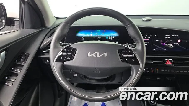Kia Niro — Фото автомобиля 19