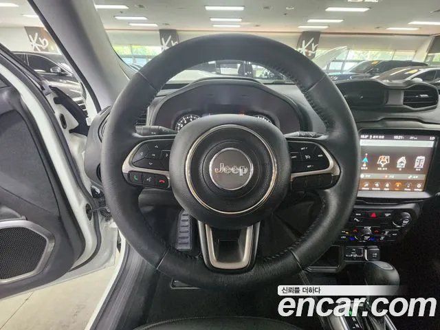 Jeep Renegade — Фото автомобиля 7