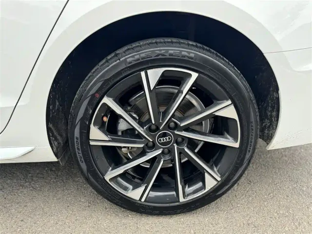Audi A4L — Фото автомобиля 22