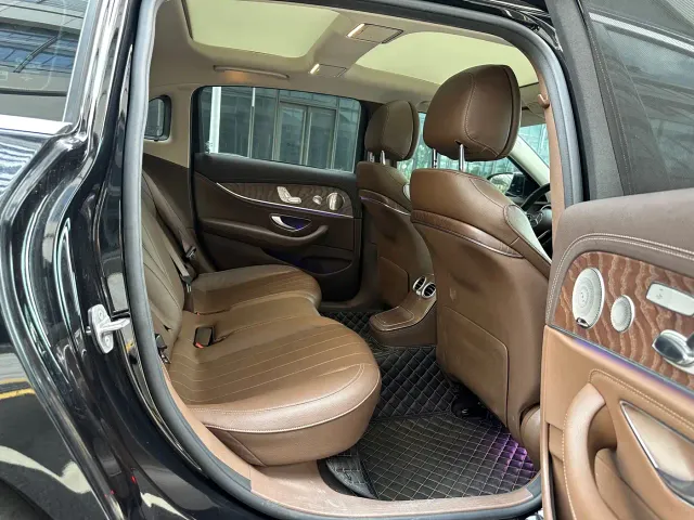 Mercedes-Benz E-Class — Фото автомобиля 10