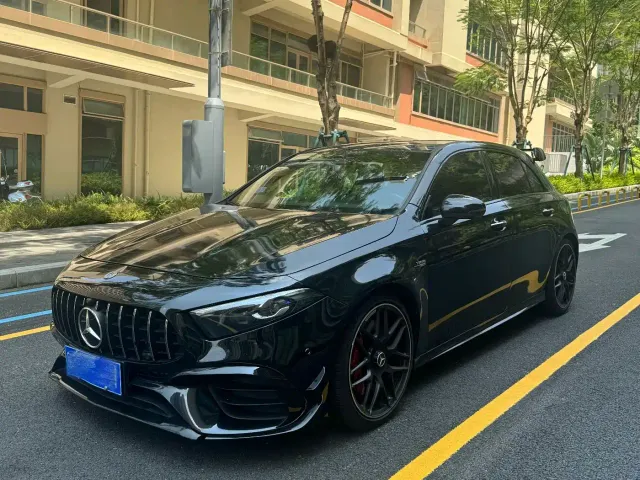 Фотография автомобиля — Mercedes-Benz A-Class AMG