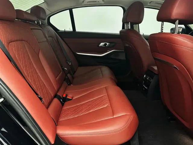 BMW 3 Series — Фото автомобиля 14