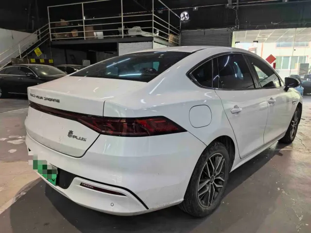 BYD Qin PLUS — Фото автомобиля 9